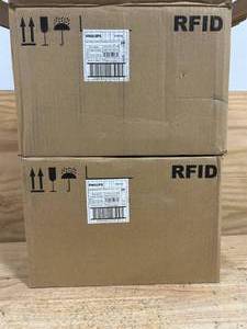Philips Ultra Definition A19 E26 (Medium) LED Bulb Daylight 60 Watt Equivalence 4 pk (lot of 8)