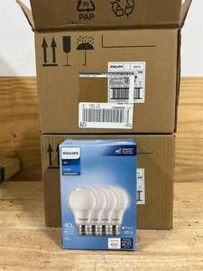 40 Watt-Equivalent LED Light Bulb A19 A-Style 5000K Daylight 4-Pack (lot of 8)