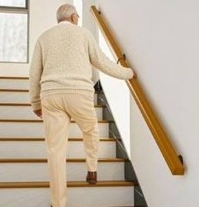 8FT Wooden Stair Railing $68.39 Retail - Brand New