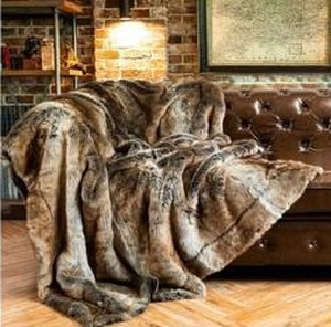 Large Faux Fur Blanket Brown 60 x 80 $129.99 Retail - Brand New