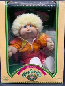Cabbage Patch Kid - Coleco - Fuzzy - Lemon Hair - Blue Eyes - Boy - Dimples & Teeth - MIB