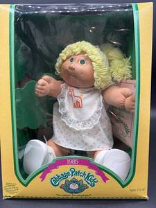 Cabbage Patch Kid - Coleco - 1985 - Yellow Blonde - Braided Ponytail - Green Eyes - Girl - Dimples - MIB