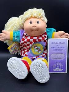 Cabbage Patch Kid - Designer Series - Blonde - Ponytail - Brown Eyes - Girl - Chin Dimple