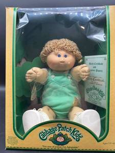 Cabbage Patch Kid - Coleco - Loop - Champagne Hair - Blue Eyes - Girl - MIB