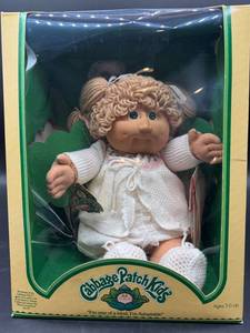 Cabbage Patch Kid - Coleco - Braided Ponytail - Tan Hair - Green Eyes - Dimples & Pacifier - MIB