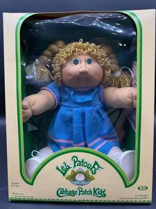 Cabbage Patch Kid - Ideal - Les Patoufs - Double Braided Ponytail - Gold Hair - Green Eyes - Girl - Dimples & Freckles - MIB