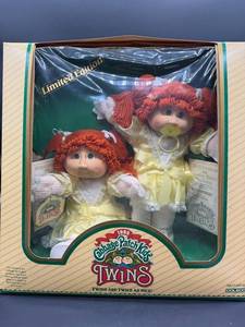 Cabbage Patch Kids - Twins - Coleco - 1985 - Double Ponytails - Red Hair - Green Eyes - Girls - Dimples & one Pacifier - MIB