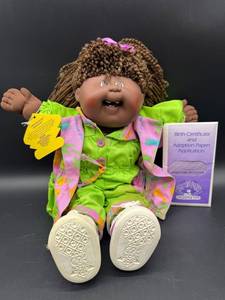 Cabbage Patch Kid - Coleco - Designer Line - African American - Brown Hair - Brown Eyes - Girl - Teeth - No Box