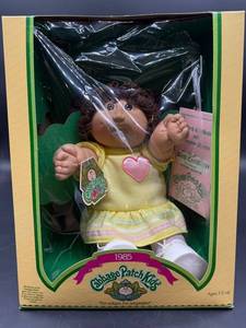 Cabbage Patch Kid - Coleco - 1985 - Double Braided Ponytail - Brown Hair - Brown Eyes - Girl - Dimples - MIB