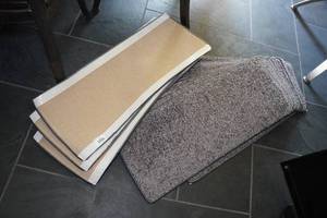 14 Adhesive Stair Treds