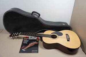 Honer HW200 Acoustic Guitar and  Case