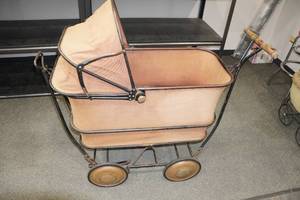 Vintage Trav-L-Eez Baby Carriage