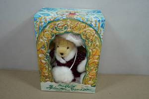 Muffy VanderBear Winter Princess Holiday Limited Edition Bear