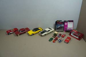 Die Cast Cars - Johnny Lightning Chase