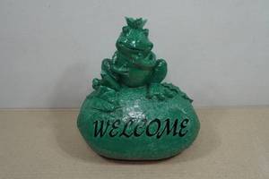 Welcome Frog Yard Statue