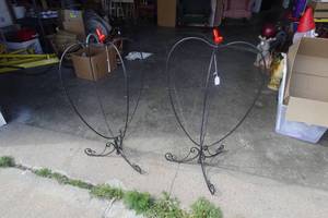 Heart Shaped Metal Hanging Basket Stands