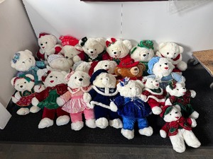 Assorted Annual Collector Bears