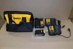 DeWalt Tool Bag with 1220V Batteries and Chargers