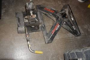 Demco Reson 21K 5th Wheel Hitch