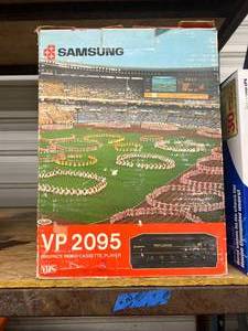 Samsung VP -2095  Video Cassette Player In Box Complete