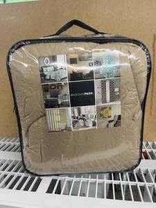 Brand New - 7 Pieces Quilt set - FullQueen