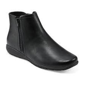 Brand New - Black Easy Spirit boots womens size 8.5