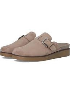 Brand New - Life stride Brown closed toe shoes womens size 7.5