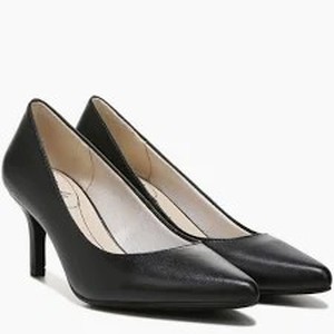 Brand New - Life Stride Womens Alexis Point Toe Pump Black size 11