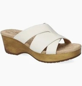 Brand New - Womens tan sandals with white straps Size 11