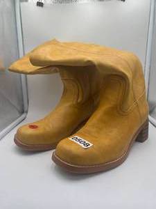 Brand New - Womens Frye Campus Size 7.5