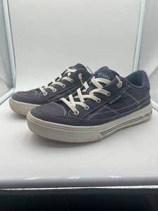 Womens Skechers navy shoe Size 8