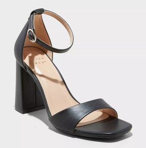 Brand New - Womens size 9 Shannon Heels with Memory Foam Insole