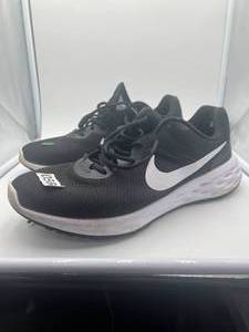 Nike Boys Revolution 6 Running Shoes, BlackWhite Size 11