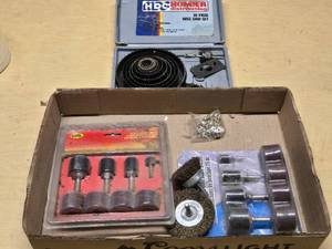 HDC Homier Distributing 19 Piece Hole Saw Set and Tool Cache 20 Piece Sanding Set