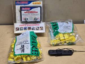 Fi-Shock SS-525CS Light Duty Fence Energizer and DARE Snug Super T-Post Insulator Set