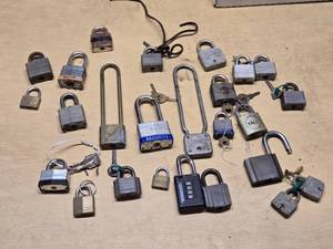 Lot of Mixed Padlocks Including Yale, Brinks, and Master Lock Models