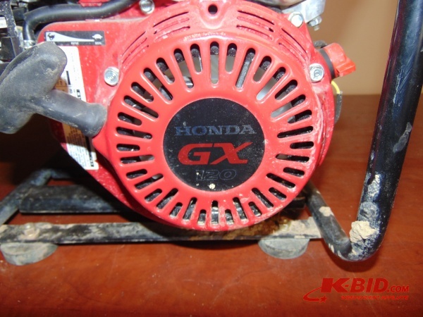 lot 27 image: 2 Centrifugal Pump With Honda