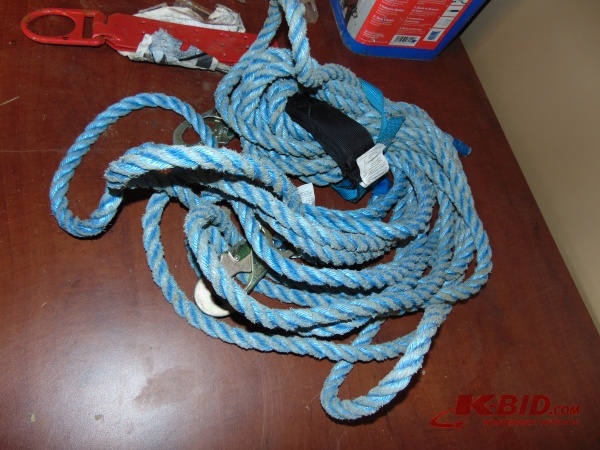 lot 37 image: Fall Arrest Kit