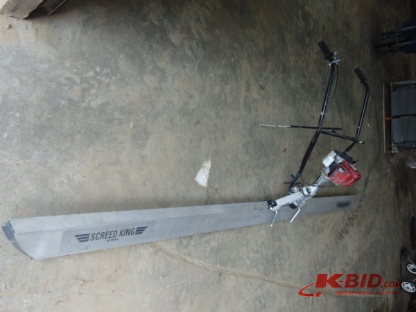 lot 49 image: Wyco 12 Power Screed With 4-Stroke Honda