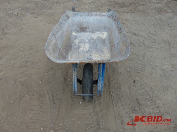 lot 51 image: Large Capacity Wheelbarrow