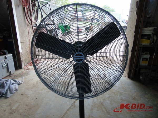 lot 60 image: Large Pedestal Fan