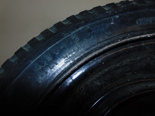 lot 65 image: 4 Bolt Spare Tire