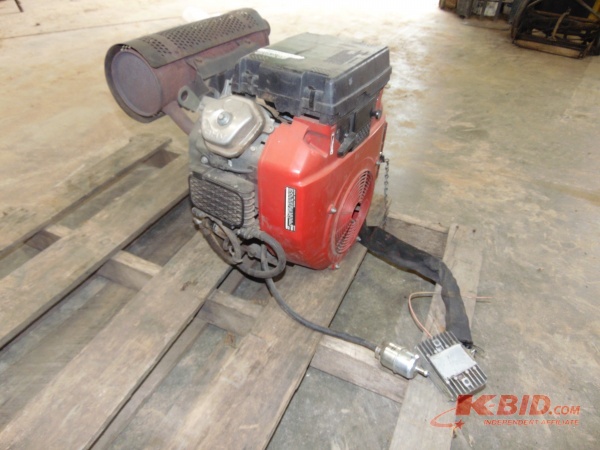 lot 67 image: 24 HP Honda V-Twin Engine