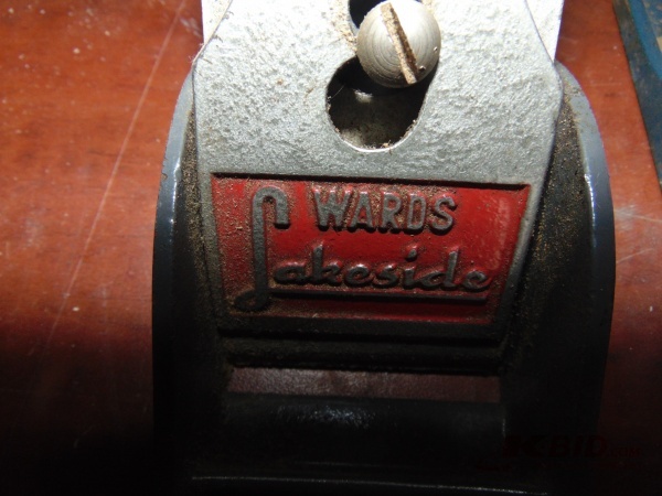 lot 99 image: (2) Hand Planers