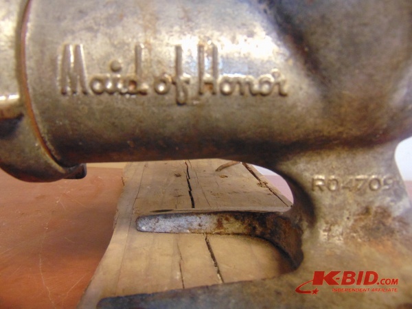 lot 110 image: Vintage Maid of Honor Meat Grinder