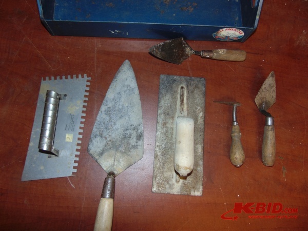 lot 130 image: Concrete Tools