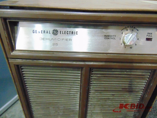 lot 156 image: (2) Automatic Dehumidifier