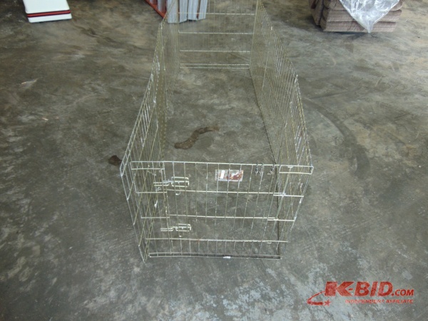 lot 162 image: Small Steel Portable Pet Pen