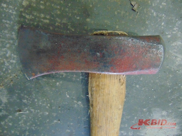 lot 170 image: Large Ax