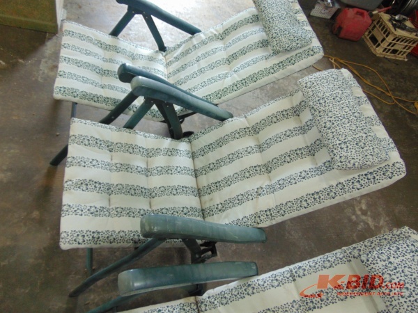 lot 174 image: (4) Patio Chairs
